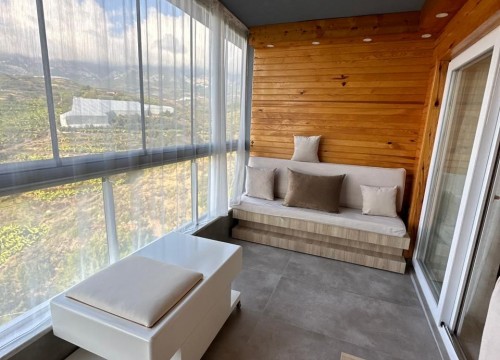 Красивая двухкомнатная квартира с мебелью и техникой с шикарным панорамным видом в районе каргыджак